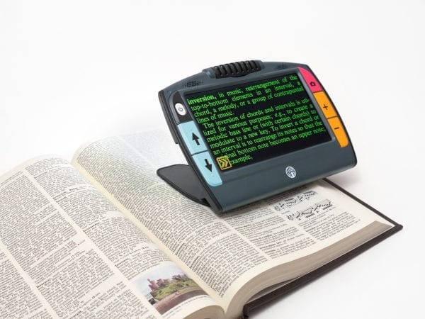 Juno magnifying dictionary text with black screen and green font
